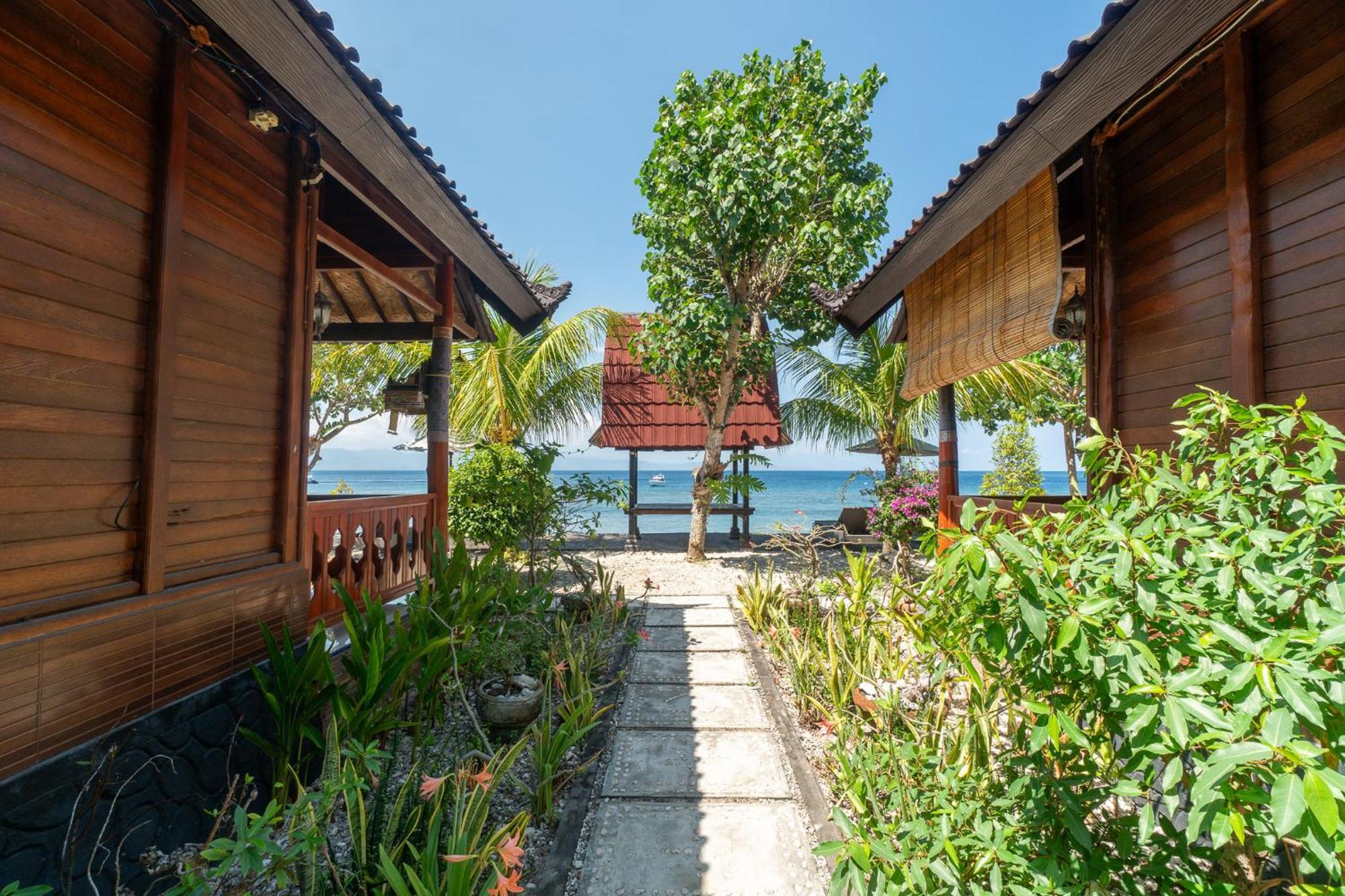Merta Beach Bungalow by Bukit Vista Ped Bagian luar foto
